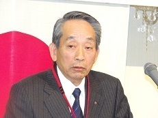 塩谷嘉太郎大阪紙器段箱工組理事長(5%)h27.2.19.jpg